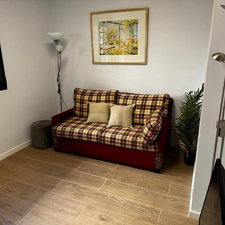 Exyca Castellana Apartment Madrid Bagian luar foto