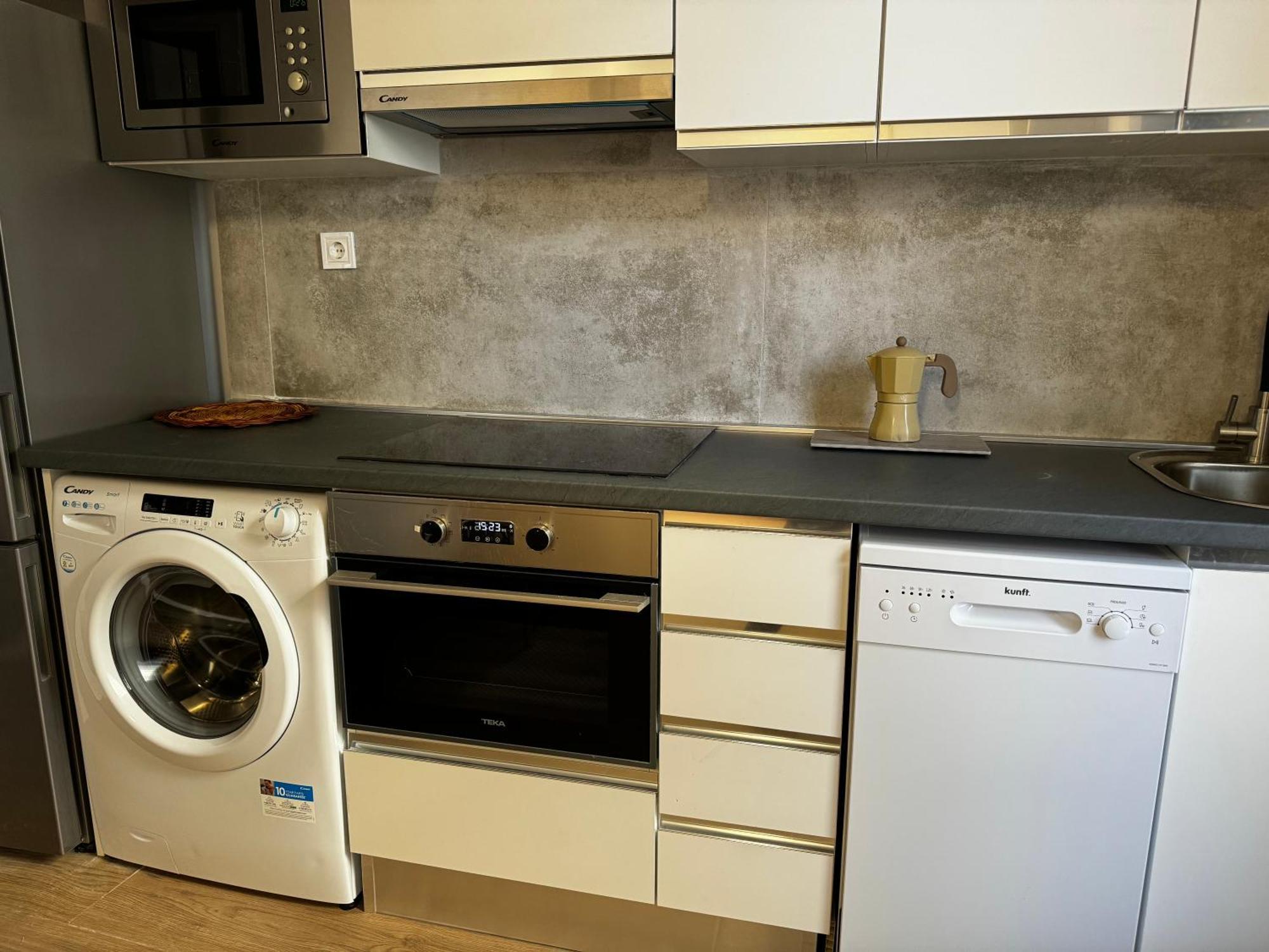 Exyca Castellana Apartment Madrid Bagian luar foto